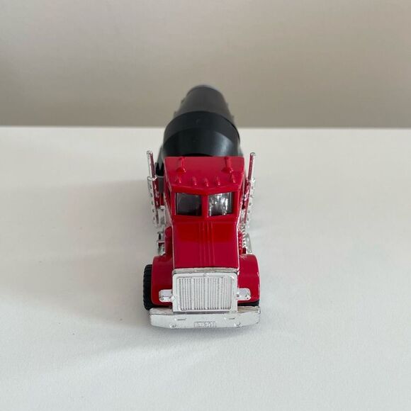 Vintage Matchbox 1981 Peterbilt Cement Truck Red Vintage Matchbox Diecast 1:2 - Picture 2 of 9